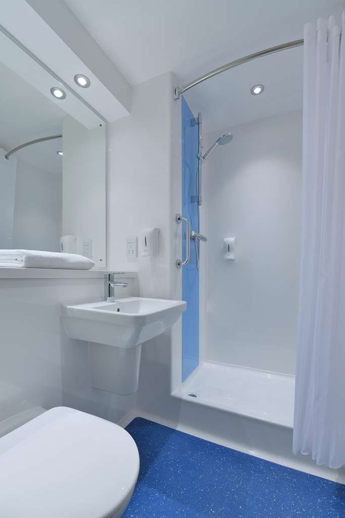 Travelodge 切尔滕纳姆 客房 照片